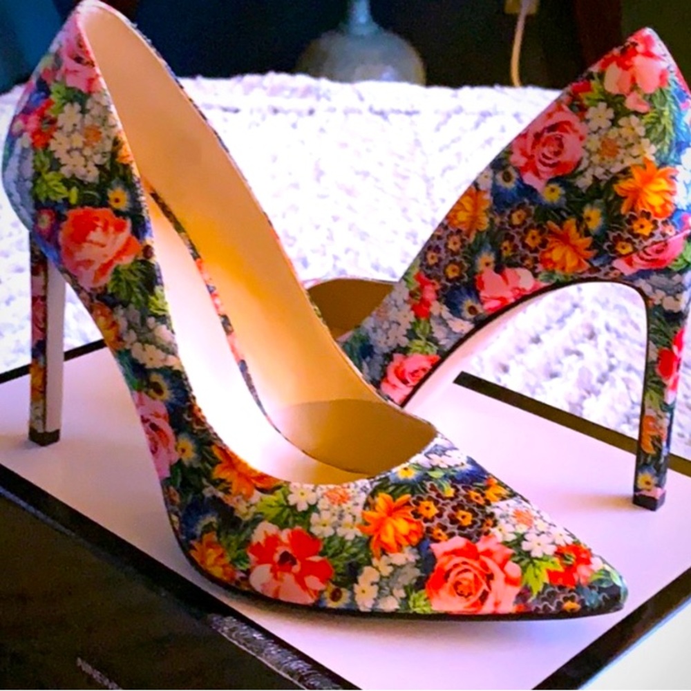 OUT OF STOCK Nine West Tatiana Floral Pumps Womens Size 8